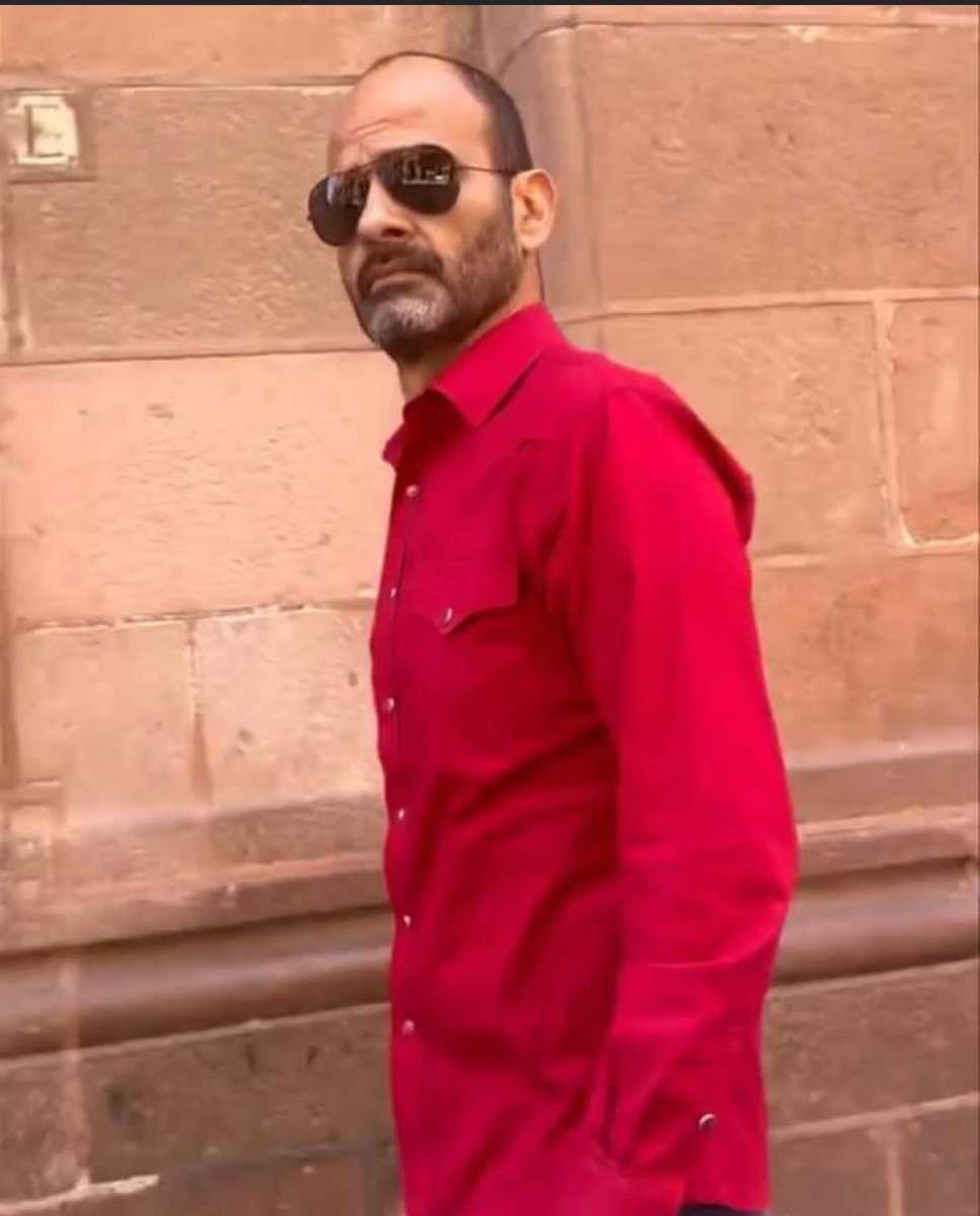 OmarNNoticias's tweet photo. Este sujeto me agredió 

Ya se están interponiendo las denuncias 

Se llama Juan Carlos Gutiérrez Enríquez se procederá en su contra.

El agresor tiene denuncias también en su contra por violencia hacia de su mujer y sus hijos 

Es amigo de los Gallardo https://t.co/hWrBY9yk2E