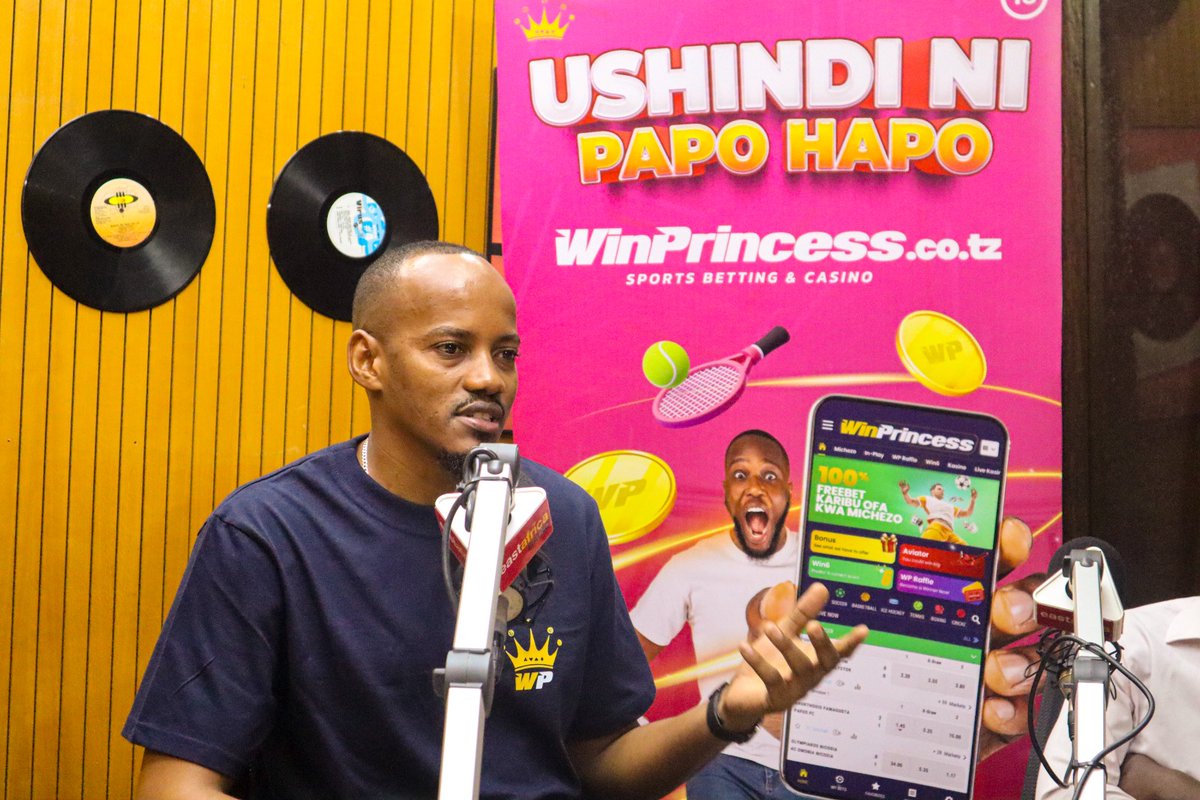 earadiofm's tweet photo. Mambo ndiyo haya ndani ya #Kipenga leo ambapo Afisa Ubora wa @winprincesstz Hilary Mushi ametoa code mpya za ushindi kwa mtaa. Cha kufanya sasa ingia ndani ya https://t.co/IHSml4yQtI uweke mkeka wako leo uamke na pesa Asubuhi.
#Soka #Winprincess #Kipenga https://t.co/tK57iRrYx6