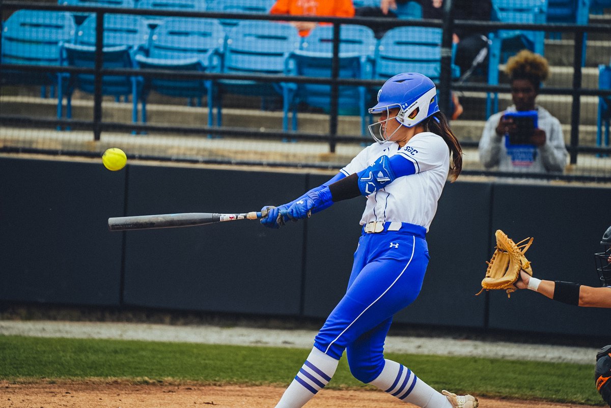GSU_Softball's tweet photo. 𝙎𝙤𝙢𝙚 𝙗𝙤𝙢𝙗 𝙛𝙡𝙞𝙘𝙠𝙨 📸

@ChloeNadler | @JayceeGoodwin3 https://t.co/txkEhBzVtD