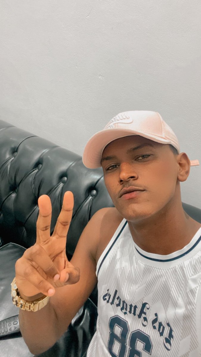 srmitchell9779's tweet photo. Quem tem luz própria, incomoda quem está no escuro✌🏾😍 https://t.co/OEjkxcGy4r