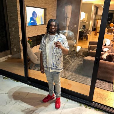 2kchizzy's tweet photo. #NewProfilePic https://t.co/CgpVZPmSSh