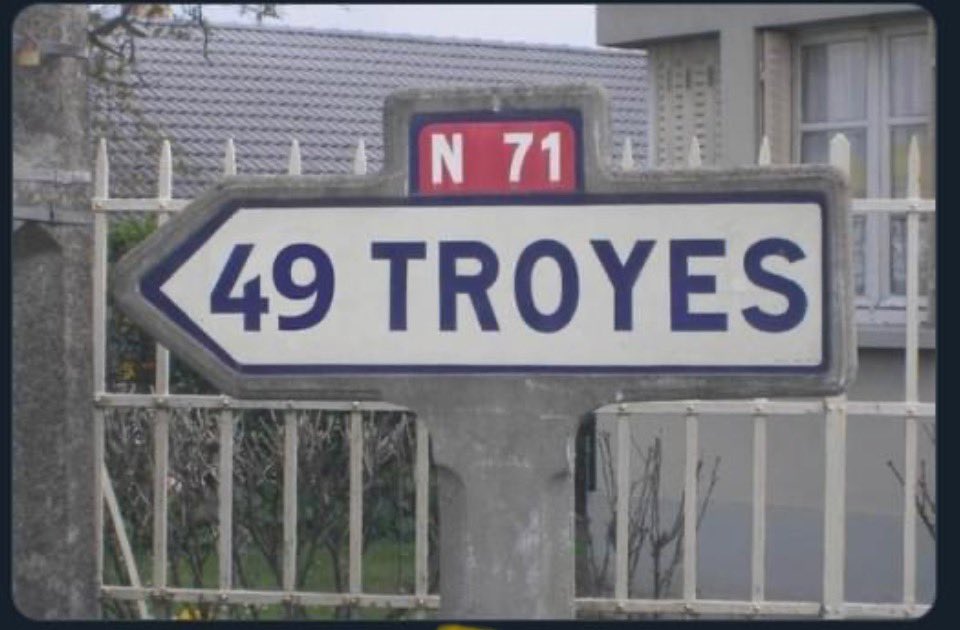 Il y en aura d’autres! Je vous invite à visiter cette petite ville de province qui garde son authenticité, développe des emplois, travaille sur son mix-énergétique à 1h30 de Paris…