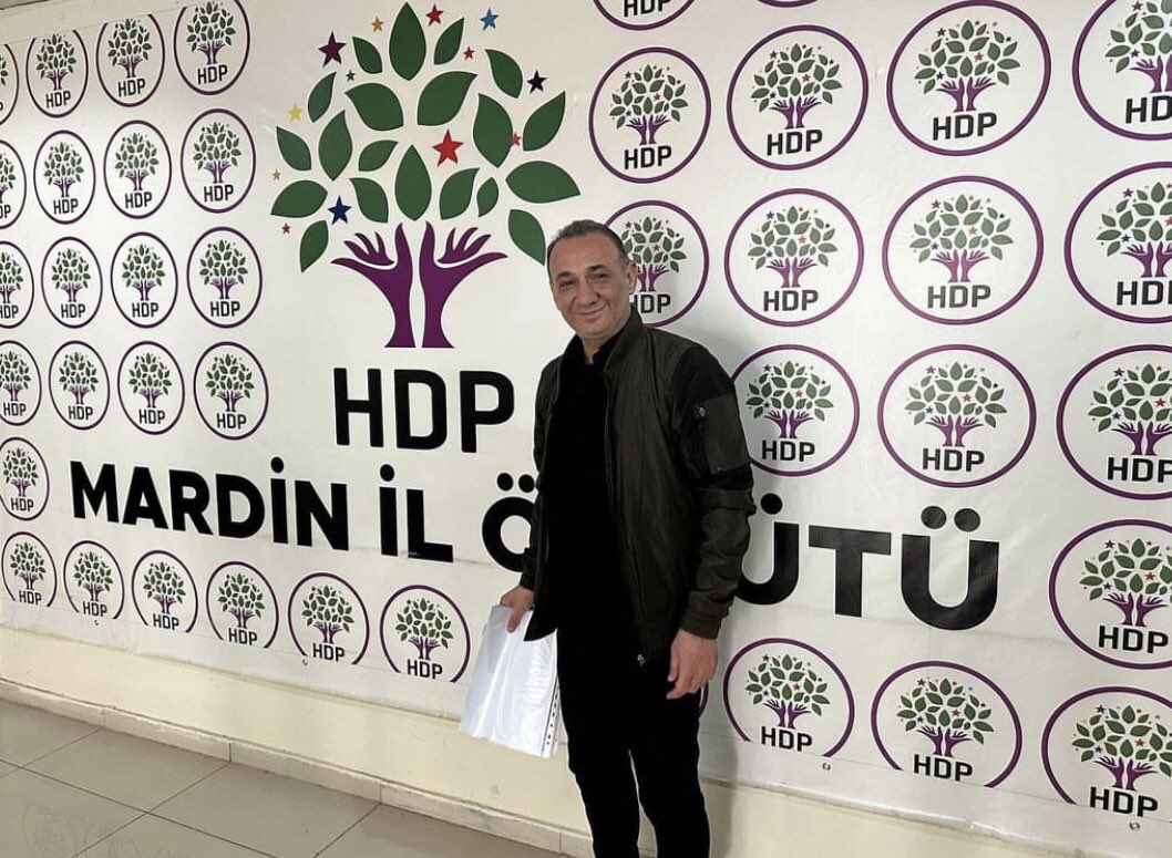 Değerli hemşerim ve dostum doktor Serdar Küni HDP’den Şırnak milletvekili aday adaylığını başvuru yapmış,
Hayırlı olsun kendisine başarılar diliyorum Serdar hoca gibilerin HDP den vekil olarak mecliste görmek istediğim  değerli biridir <a href="/SerdarKuni/">Serdar Küni</a>