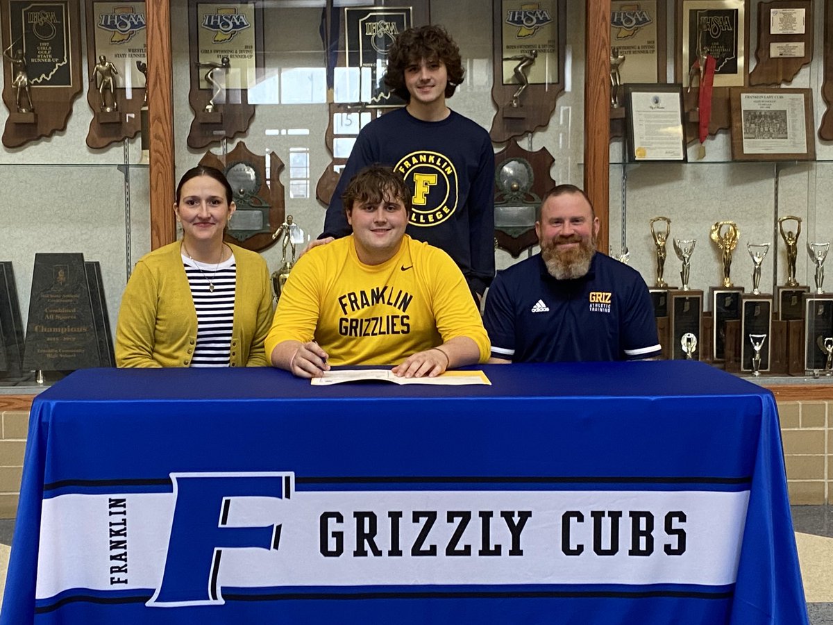GoGrizzlyCubs's tweet photo. Congratulations to Riley Shaff on his commitment to Franklin College to continue his academic and athletic career! ⁦@FCGrizXCTF⁩ ⁦@FCommXCandTrack⁩ https://t.co/lnfDWCzEVS