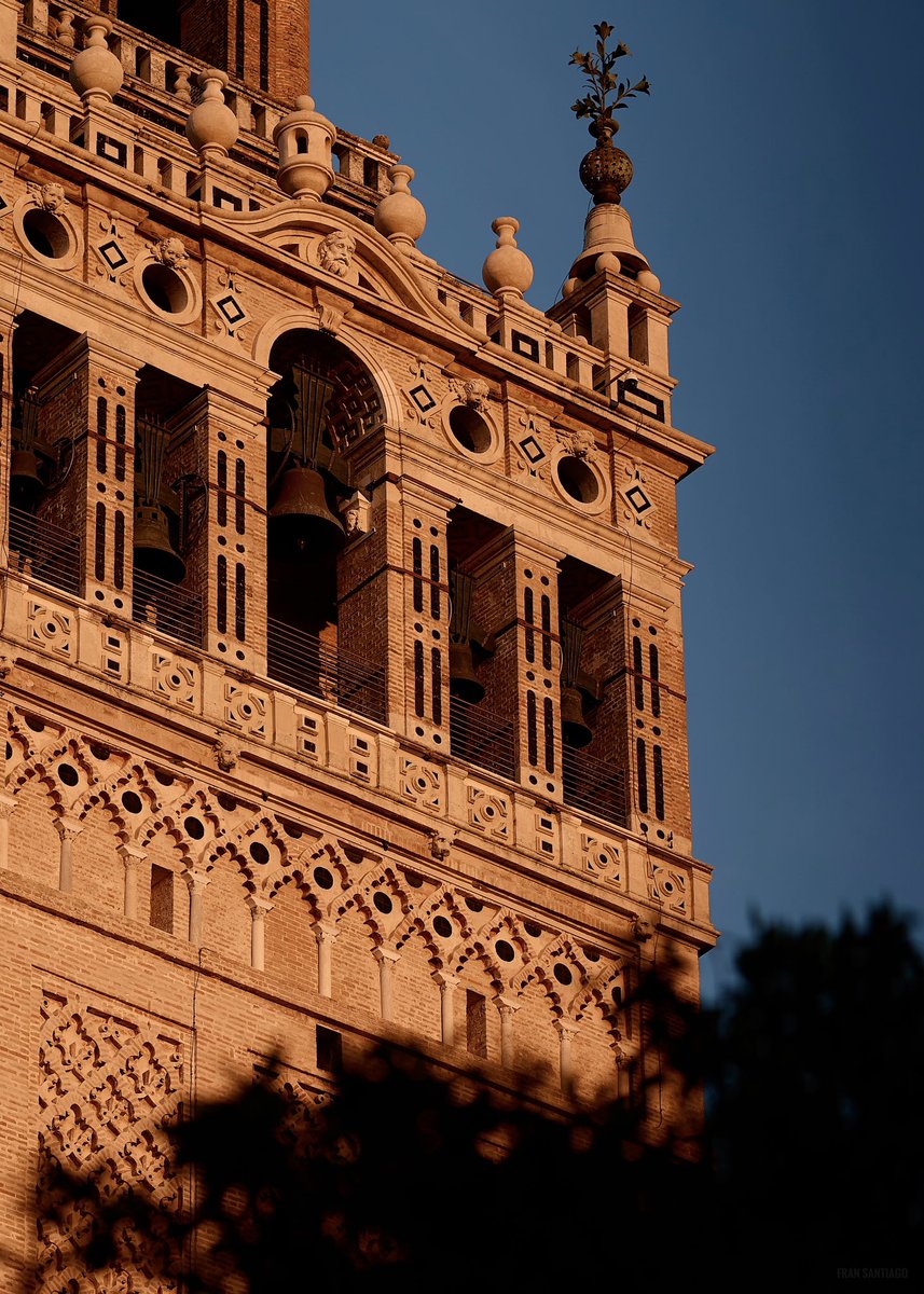 fransantiph's tweet image. Lo de Sevilla y la primavera es toda una historia de amor.