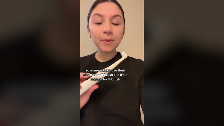 SunshineLEaton's tweet photo. 'Dental hygienist says we're using electric toothbrushes wrong and not to rinse'
https://t.co/aGPjdcjjzA 

#dentalhygiene #toothbrushing #electrictoothbrush https://t.co/h4ZF9YCFeh