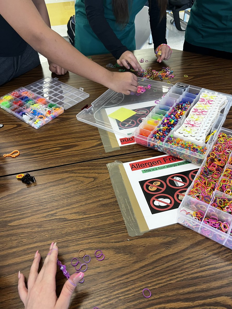 Wednesday: Make a friendship bracelet for a friend! This was so much fun that even our admin and nurse got involved. #dudebenice #kindnessweek <a href="/KISD_Academy/">Keller Collegiate Academy</a>