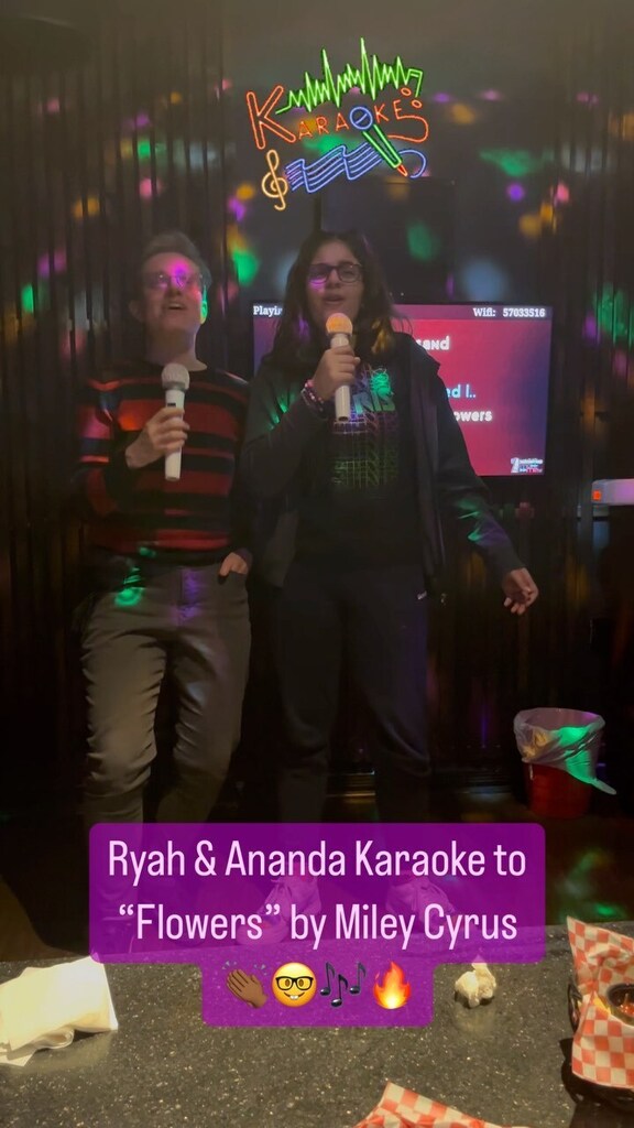 raehanbobby's tweet photo. Ryah & Ananda Karaoke to “Flowers” by Miley Cyrus
👏🏾🤓🎶🔥 #karaoke🎤 #karaokekid #kidsinger #mileycyrusfan @mileycyrus https://t.co/sIIPaTF8jO https://t.co/kV181PbVVM