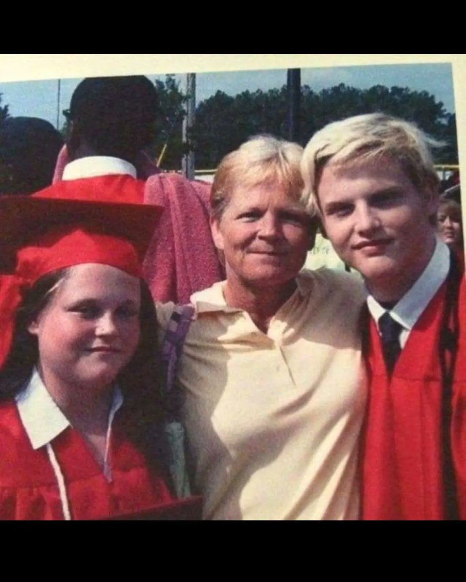 Wanda45278491's tweet photo. #JusticeForStephenSmith 💚
#hislifemattered 💚
#knowsomethingsaysomething 💚 https://t.co/wYy2qkupnT