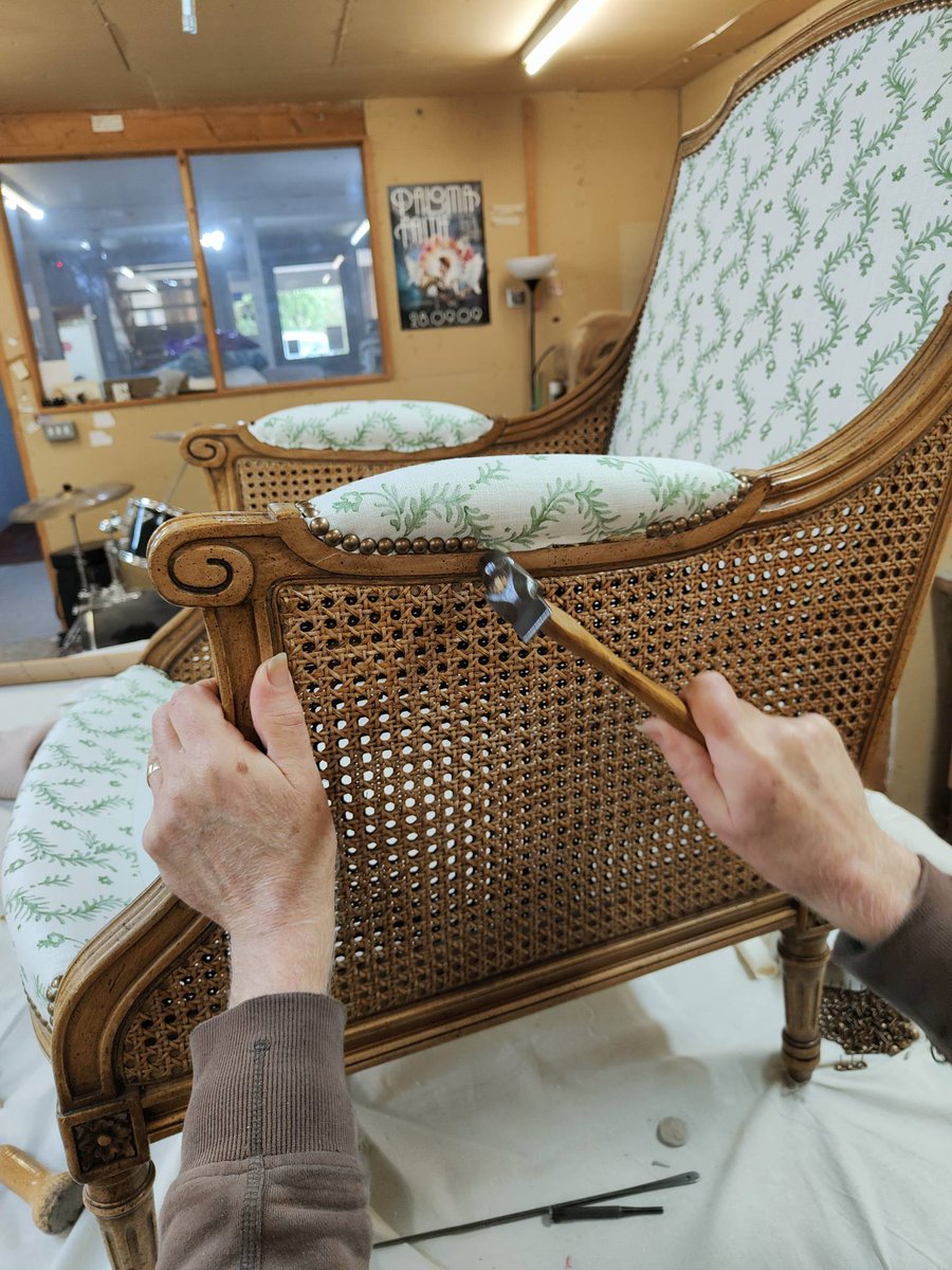 We have been doing some close nailing today. Roy says that this is a very therapeutic task for him to do. Do you agree? #TraditionalUpholstery #Handcraft #Craftman #Upholstery