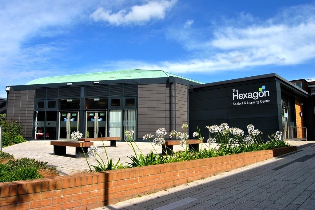 📢WE'RE HIRING! 📢Based in The Hex <a href="/LMCollege/">Lancaster & Morecambe College (LMC)</a>  Student Engagement team offer innovative, efficient &amp; effective services to current learners, prospective students, LMC staff and the general public. 
Come &amp; join us! ☺️
For more info &amp; to apply 👇
lmc.ac.uk/jobs/student-e…
<a href="/AoC_Jobs/">Jobs in Education</a>