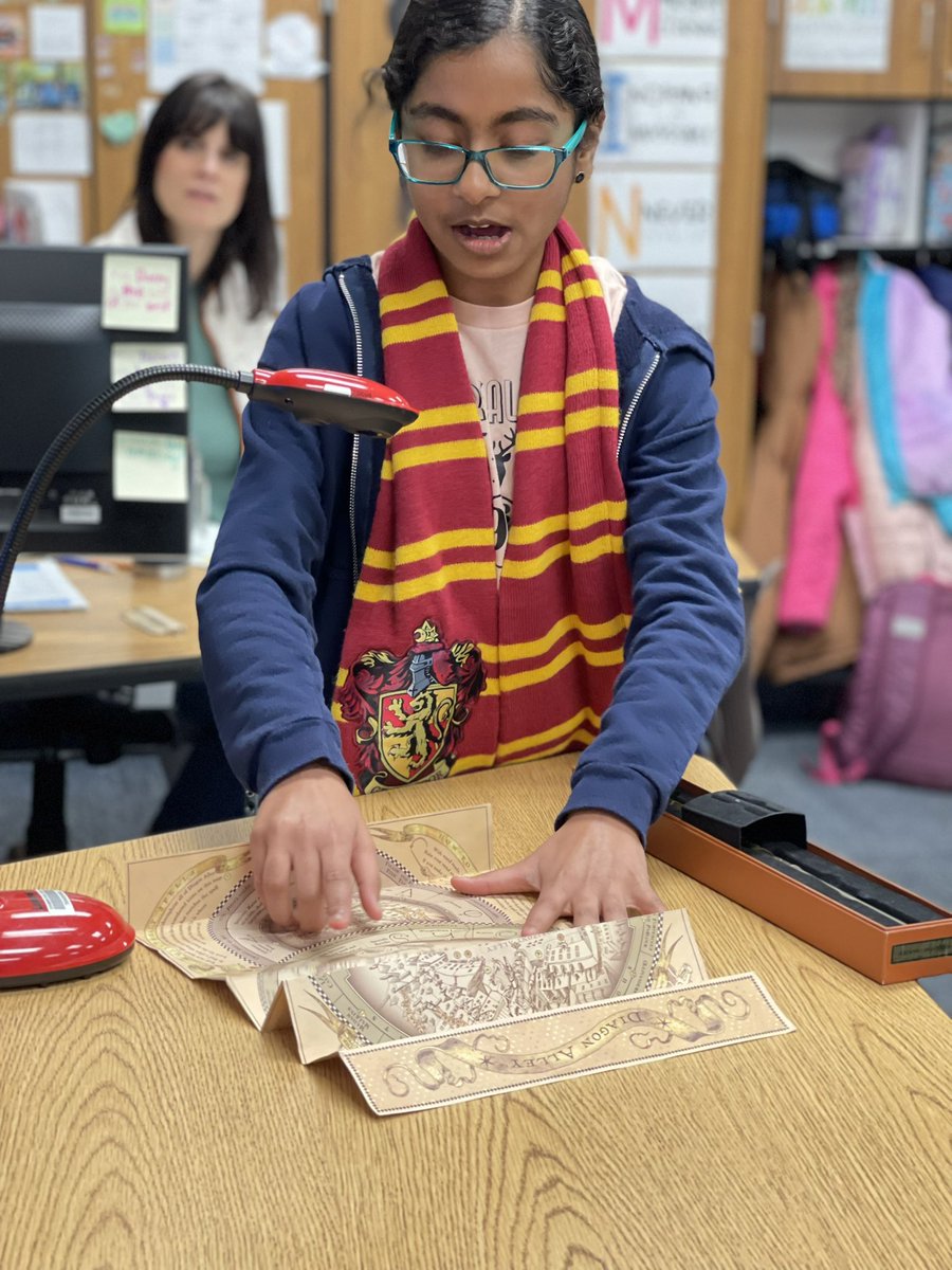 MissDucey's tweet photo. Room 104 earned show and tell time for having great behavior! It was great to see things they’re passionate about 🎉 #weare54 #wearefv54 https://t.co/LEiMwPwJud