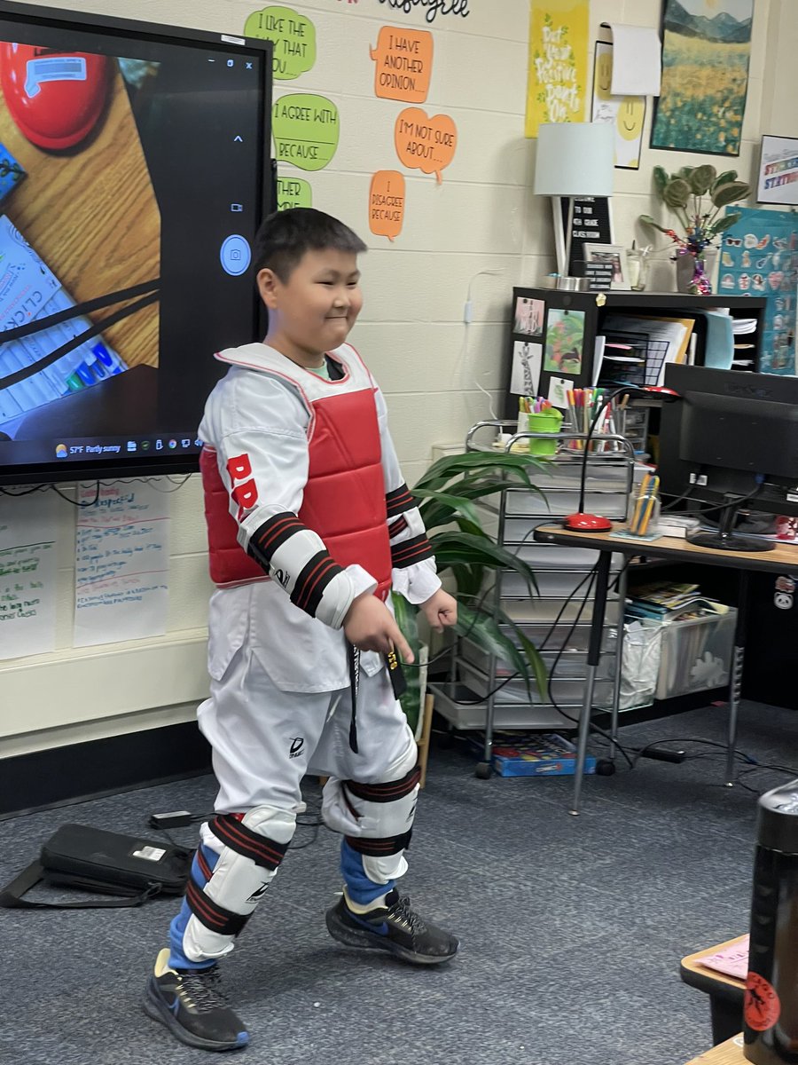 MissDucey's tweet photo. Room 104 earned show and tell time for having great behavior! It was great to see things they’re passionate about 🎉 #weare54 #wearefv54 https://t.co/LEiMwPwJud