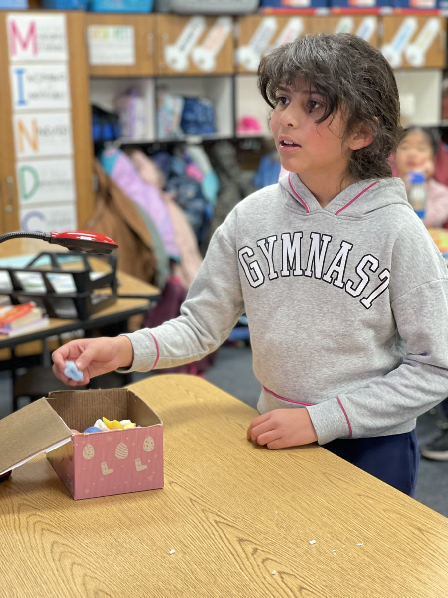 MissDucey's tweet photo. Room 104 earned show and tell time for having great behavior! It was great to see things they’re passionate about 🎉 #weare54 #wearefv54 https://t.co/LEiMwPwJud
