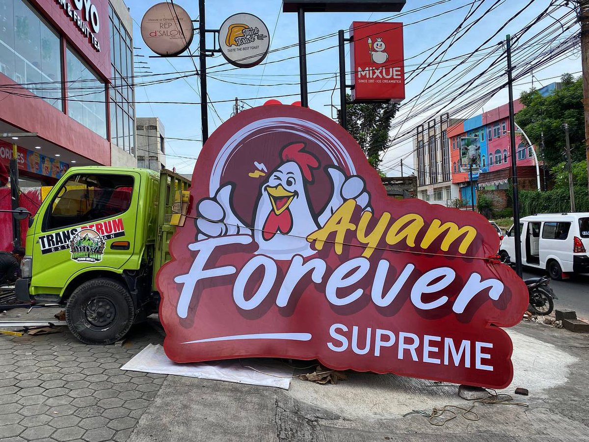 Siapa tau bisa sebesar KFC .. <a href="/ayamforever_id/">Ayam Forever</a> Aamin.. selamat sahur semuaa