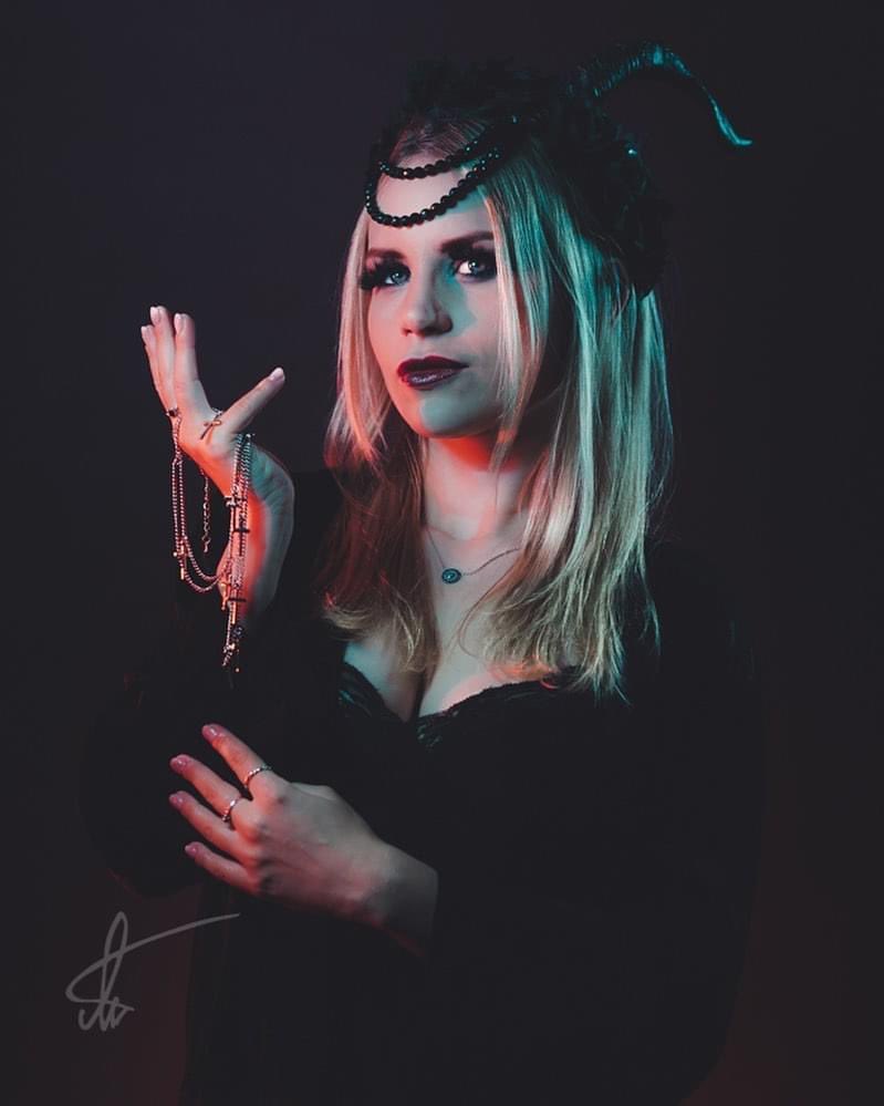 Happy Birthday to me! 🖤🖤🖤
#birthdaygirl #goth #birthday