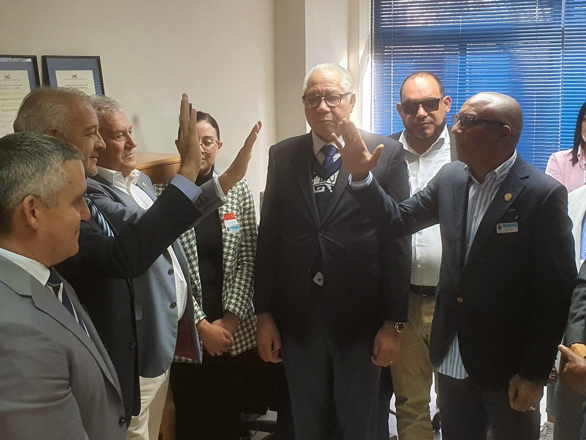Stereocarto_'s tweet photo. ...su Presidente, Ramón Santos, su Director Ejecutivo, Dr. Pedro Richardson y su Gerente Técnica, Sulenni Alcantara en la que ratificamos el compromiso con los principios constitutivos de FEDODIM. https://t.co/xiIBtDJc2S
