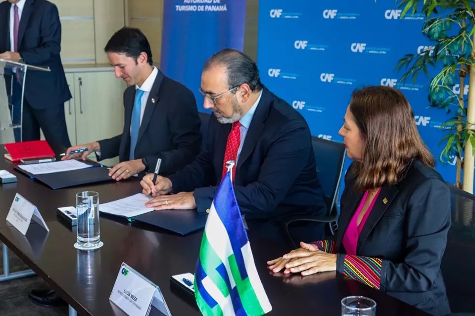 embpanamaper's tweet photo. La Autoridad de Turismo y el Banco de Desarrollo de América Latina suscribieron el 16 marzo,un Memorándum de Entendimiento para promover el turismo sostenible,mejorar condiciones de vida, generar oportunidades económicas,de empleo,fortalecer la integración y cooperación regional. https://t.co/5RwlUSLEjc