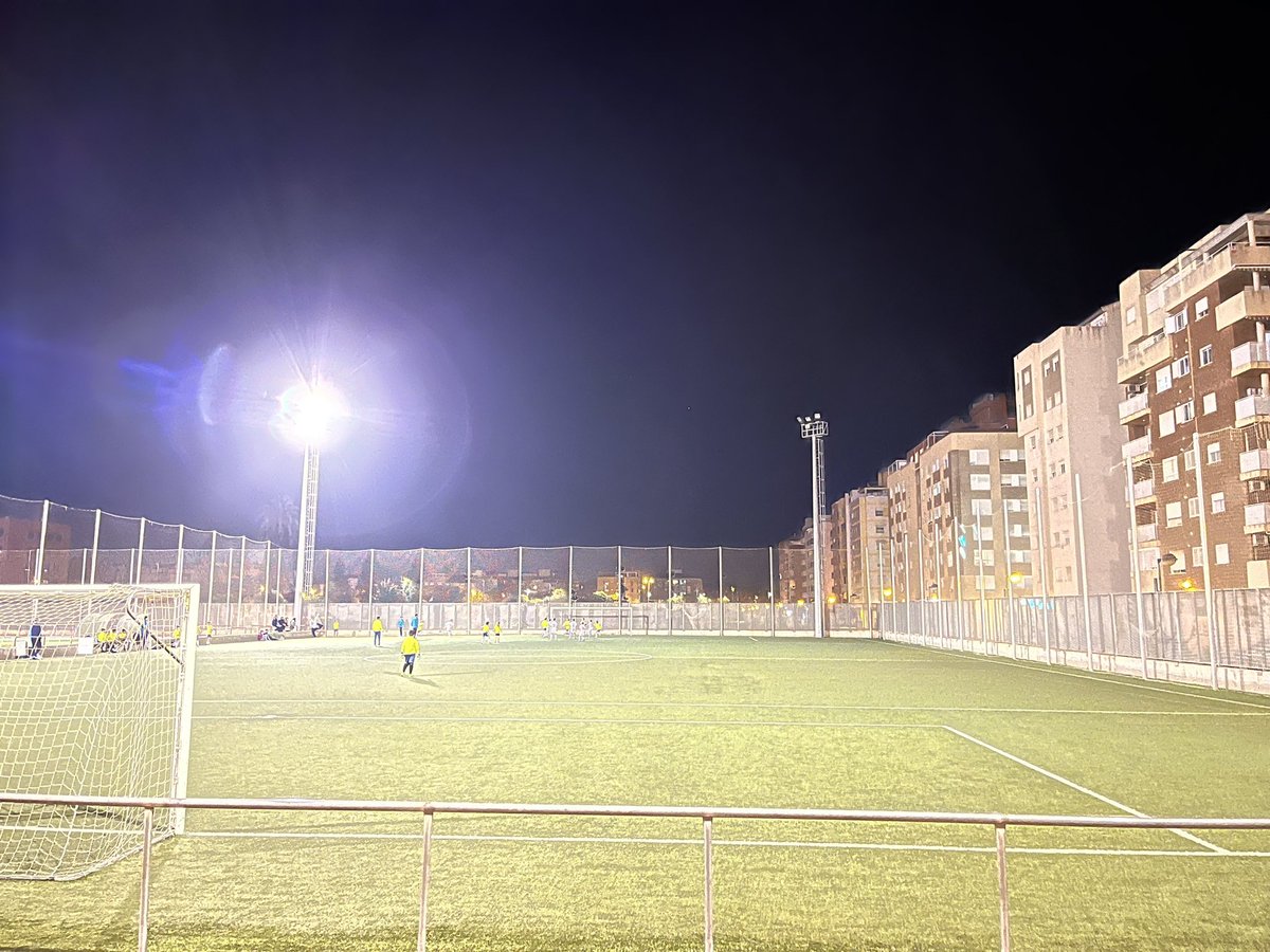 Lo de la iluminación de las instalaciones de <a href="/AytoMurcia/">Ayuntamiento de Murcia</a> de Murcia como poco es deprimente #santiagoelmayor