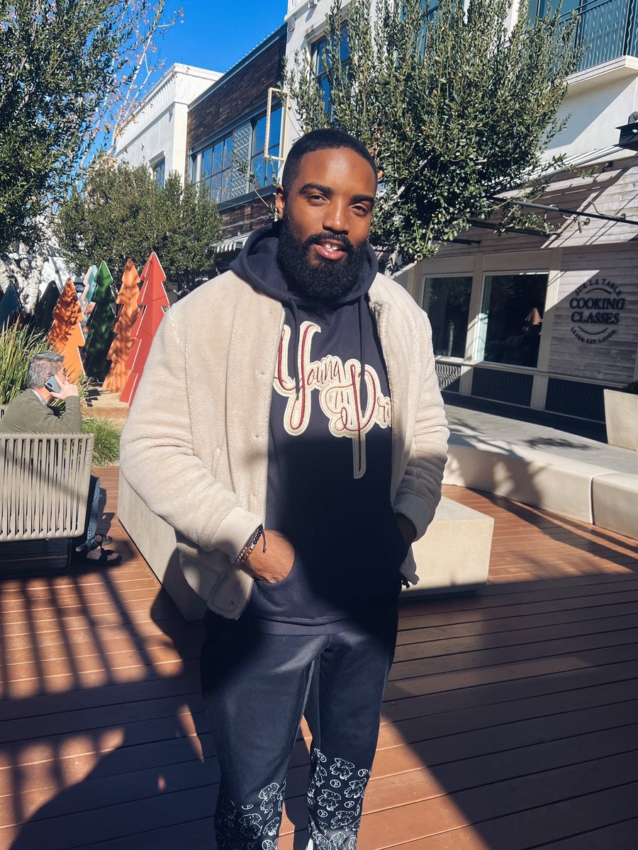 youngxprize's tweet photo. “Young Prize” Elite Heavyweight Hoodie 
https://t.co/t97mrdOPNY
#YNGPRZ🐘🏅 https://t.co/oVW7bUtOK9