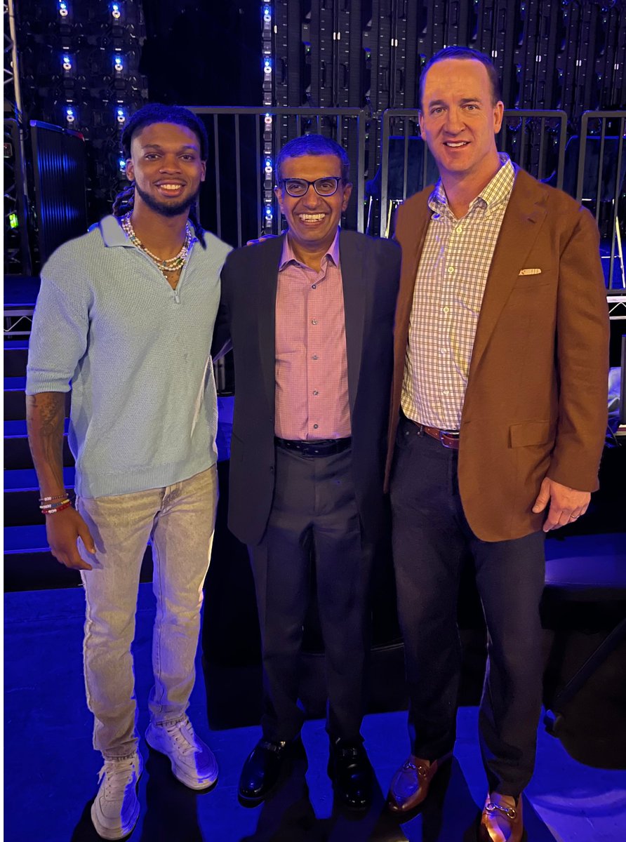 What a highlight and great lesson in resilience! Thanks Damar Hamlin, and Peyton Manning appreciate you leading an inspiring discussion. #AdobeSummit