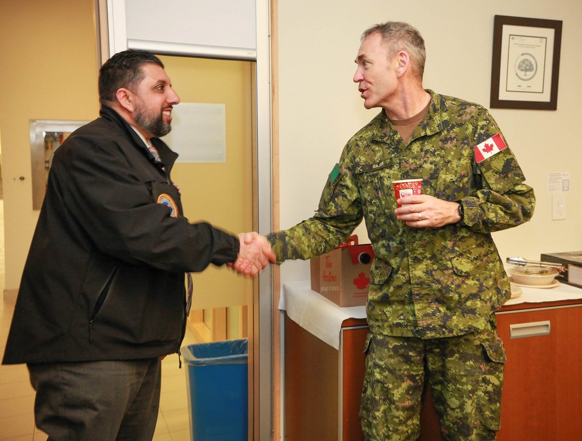 PreparedON's tweet photo. Today, we hosted Brigadier General Josh Major of the @4CdnDiv4DivCA and Joint Task Force Central at our headquarters to further strengthen communication, collaboration and relationship building that has laid the groundwork for stronger ties between EMO and the 4th Cdn Div/JTFC! https://t.co/nu0xhZl280