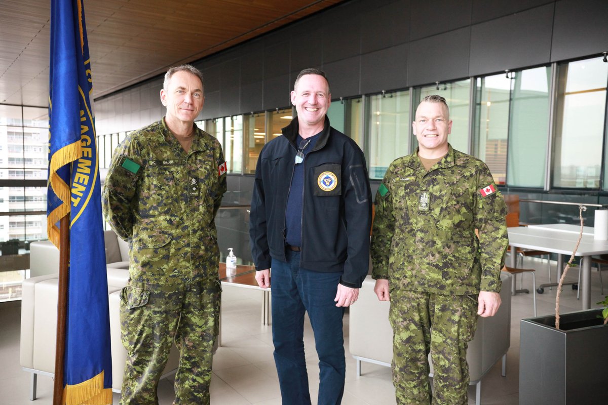 PreparedON's tweet photo. Today, we hosted Brigadier General Josh Major of the @4CdnDiv4DivCA and Joint Task Force Central at our headquarters to further strengthen communication, collaboration and relationship building that has laid the groundwork for stronger ties between EMO and the 4th Cdn Div/JTFC! https://t.co/nu0xhZl280