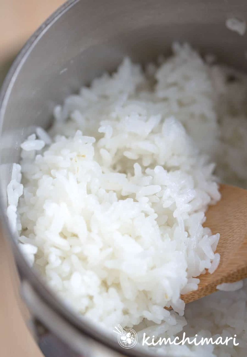 JJKimchimari's tweet photo. How to make Korean Rice on stovetop! Helpful tips on how to get the most fluffy and perfectly cooked Bap (rice) using a regular pot, stone pot or rice cookers. Also how to make Nurungji (Scorched Rice)! #koreanfood #rice #stonepot #scorchedrice
https://t.co/OhWXEsIXTn https://t.co/jjalhHfl7t