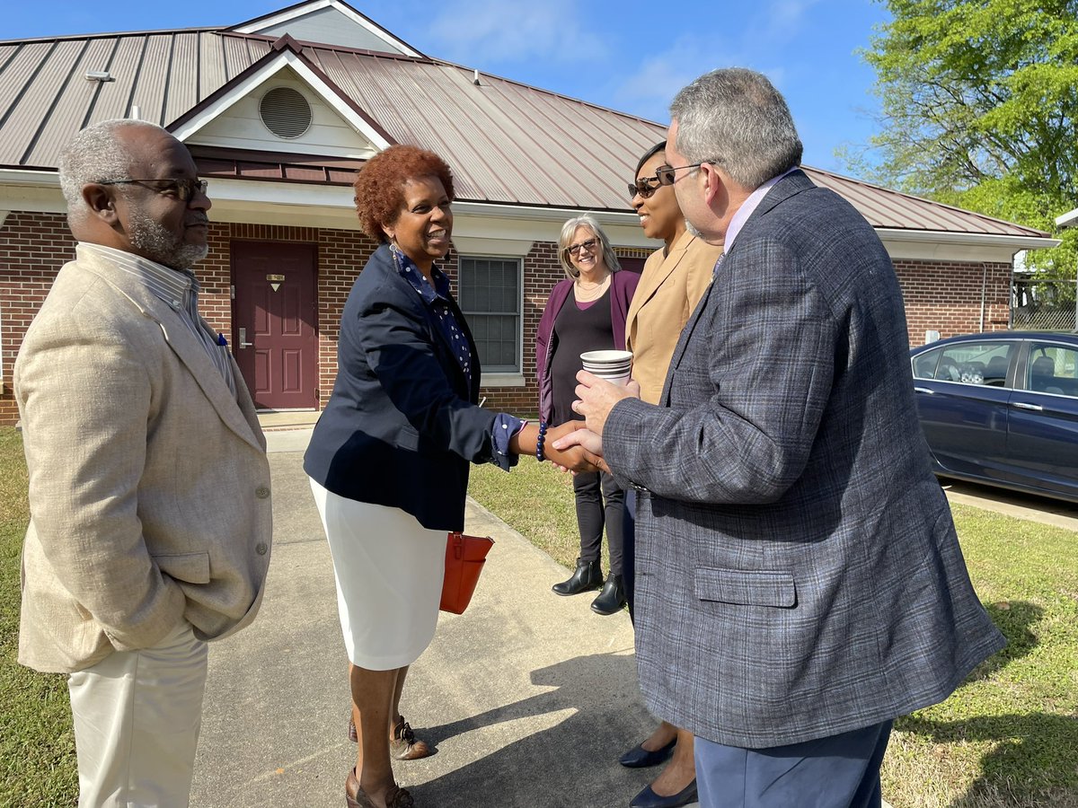 Jose_AAlv's tweet image. Today I had an opportunity to visit #Americus , #Georgia for a housing tour with Georgia FOD Shea Johnson, &amp;amp; HUD staff. We meet with the Housing Authority of Americus to discuss #OurWayHome Initiative &amp;amp; #AffordableHousing. 
#HUDSE