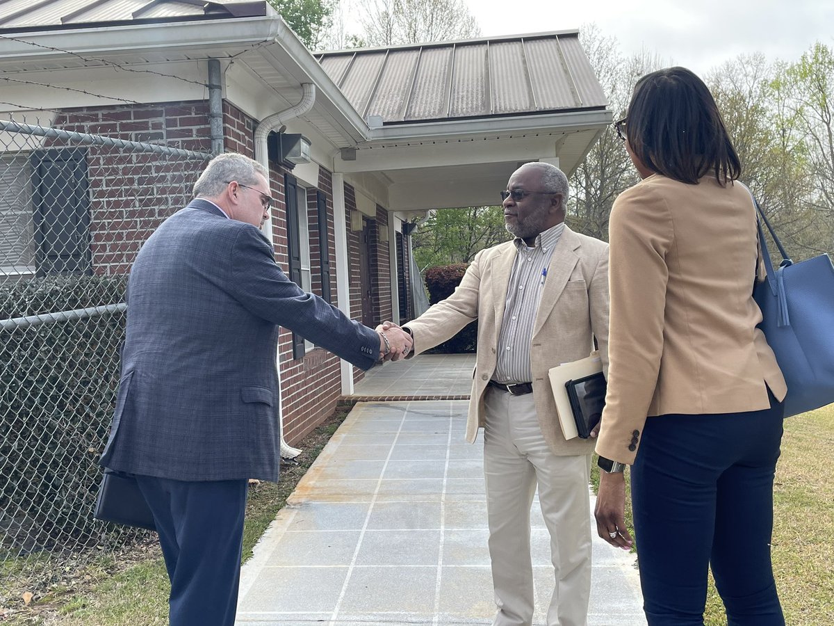 Jose_AAlv's tweet image. Today I had an opportunity to visit #Americus , #Georgia for a housing tour with Georgia FOD Shea Johnson, &amp;amp; HUD staff. We meet with the Housing Authority of Americus to discuss #OurWayHome Initiative &amp;amp; #AffordableHousing. 
#HUDSE