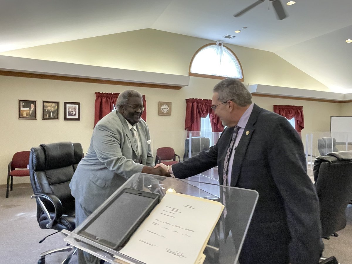 Jose_AAlv's tweet image. Today I had an opportunity to visit #Americus , #Georgia for a housing tour with Georgia FOD Shea Johnson, &amp;amp; HUD staff. We meet with the Housing Authority of Americus to discuss #OurWayHome Initiative &amp;amp; #AffordableHousing. 
#HUDSE