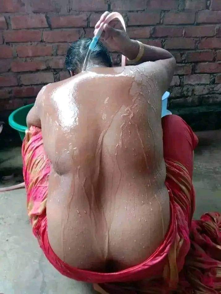 afroj_anshari's tweet photo. @Cuckold__Son मां की यही सब अदाएं देखकर
अक्सर बच्चे मा*ध*र*चो*द* हो जाते हैं https://t.co/u088R8raUC