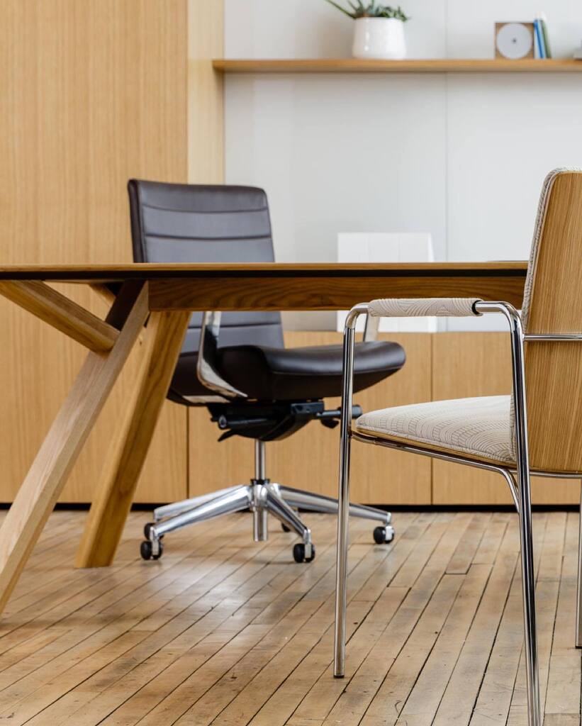 Working on a portfolio update and rediscovered some work I photographed for @gunlocke. The room shots were all on location in Buffalo NY and we shot the furniture details in studio. 

Shout out to @truthroc for their great art direction and trusting me w… instagr.am/p/CqGnT_mPdoS/