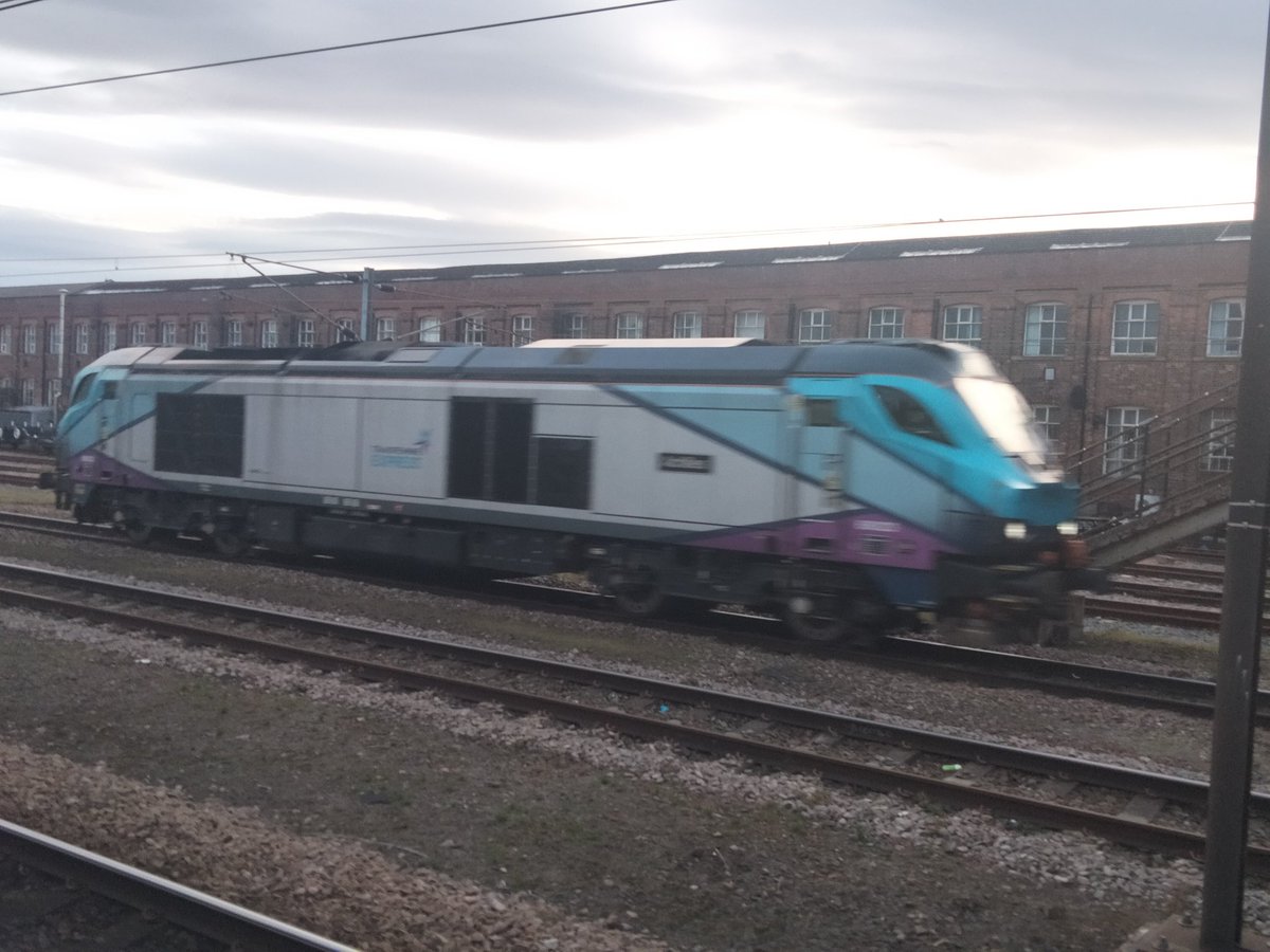 Harrod15S's tweet photo. Trans Pennine Express 68023 "Achilles" in West yard yesterday evening (21/03/23)
#class68 #trains #TPexpress #Doncaster https://t.co/y1Dwk7TeGK