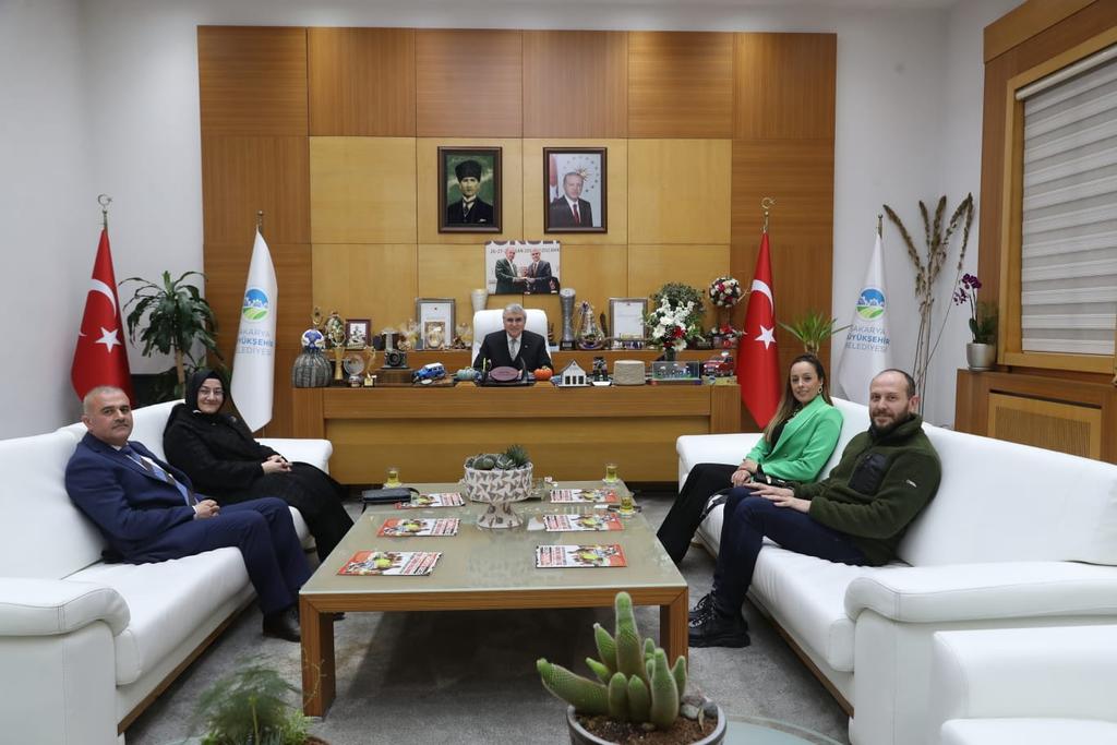 Şehrimize ve ülkemize güzel hizmetler niyeti ve duasiyla AK Parti Sakarya Milletvekili Aday Adaylığı başvurumuz sonrası Sakarya Büyükşehir Belediye Başkanımız <a href="/ekremyuce/">Ekrem Yüce</a> yi ziyaret ettik.. Kıymetli Başkanımıza nazik kabulleri ve her zamanki nezaketi için şükranlarımı sunuyorum.