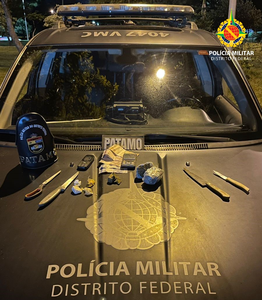 pmdfoficial's tweet photo. #Adolescente com várias passagens, inclusive por homicídio, é apreendida pela #PMDF por tráfico de #drogas, na Asa Norte. Com ela foi encontrado porções de #maconha e dinheiro trocado. Em um barrado de lona foi localizado uma balança de precisão e #facas. #PATAMO #Policia https://t.co/yaxxbsUAFU