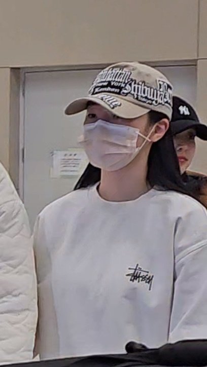 🐥🐺 이여자들 슈프림 커플모자 작렬
참내!!!!!!!