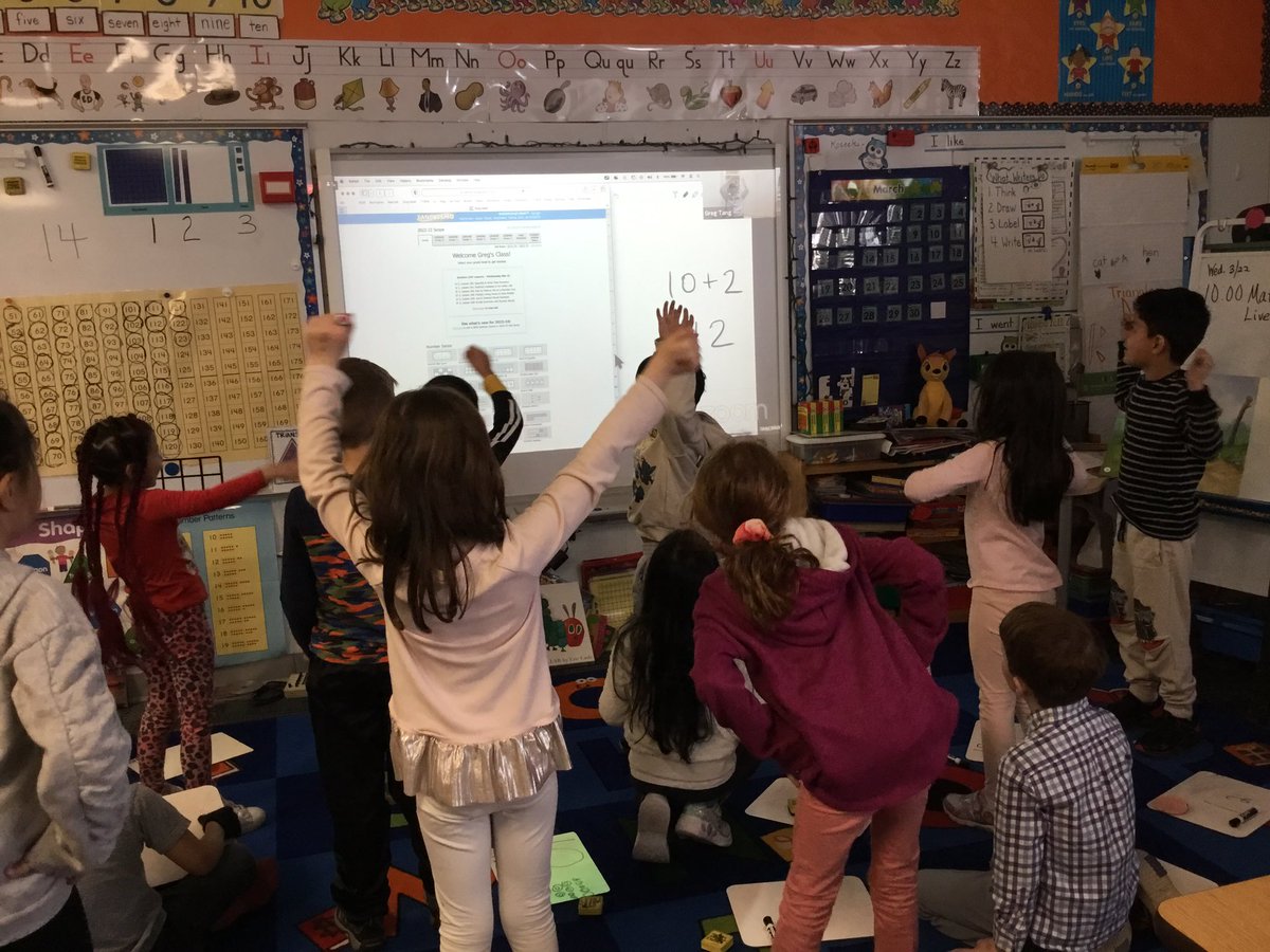 MrsDeAngelisRH's tweet photo. We had a great time live streaming with the amazing Greg Tang. Ss learned how to use picture graphs to increase teen number sense and fluency. Total student engagement! @RobertHunterES @FlemRarSchools https://t.co/cXvLK58KIQ