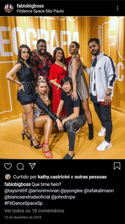 dahyeikon's tweet photo. @Camilla_queiro @Dantinhas foram no evento, e no Paris 6 em sequência e tem até vídeo dela no fundo kkkkkk 

https://t.co/vKtt1XlKmn https://t.co/vBAemExCy0