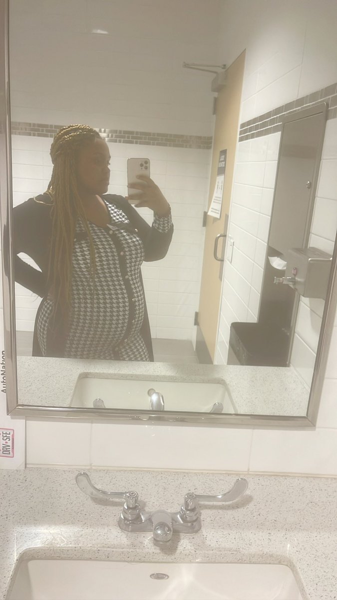 MiaaPrettygirll's tweet image. 6 1/2 months with my Son 💚🐻. #BabyKS 🥰 #3monthstogo