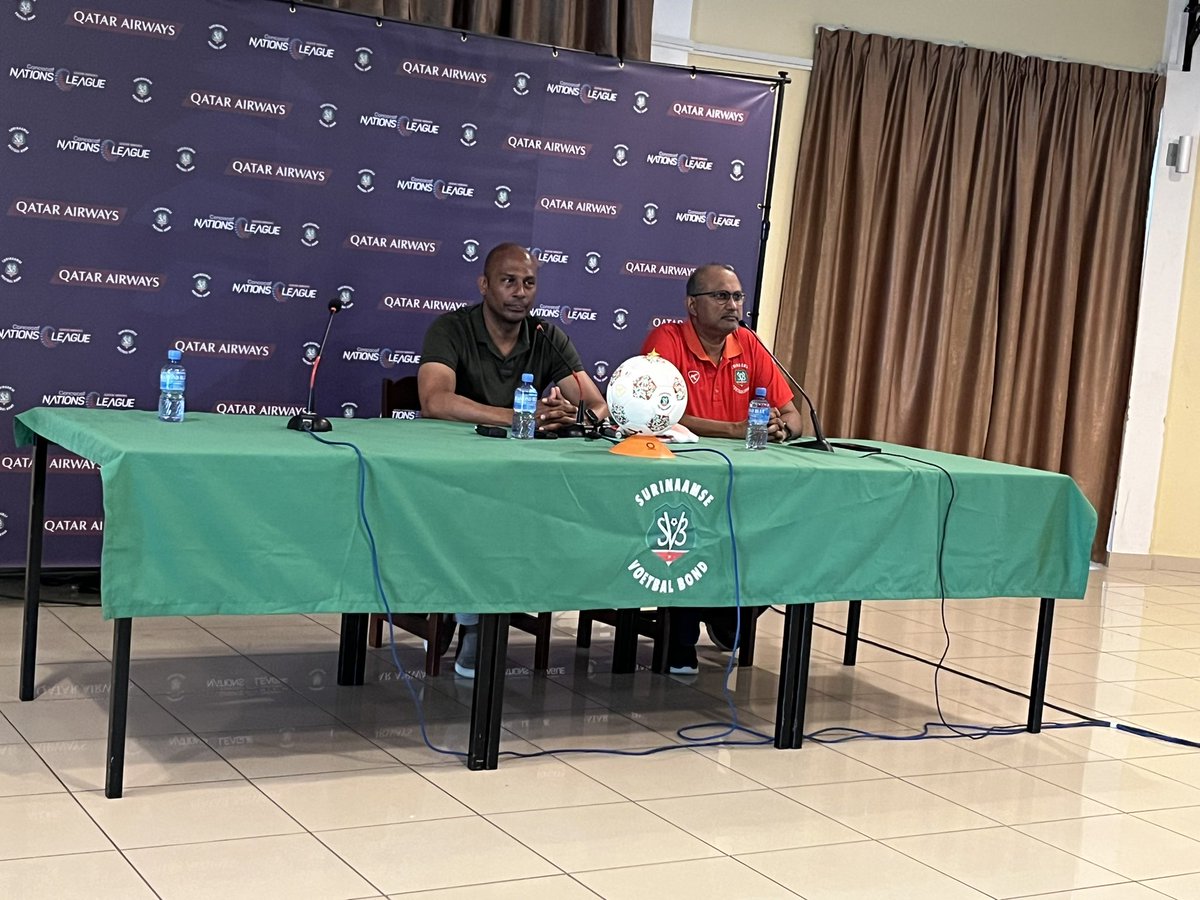 TerryOosie's tweet photo. Officiรซle presentatie van Aron Winter als bondscoach van de nationale voetbalselectie van Suriname. Hij maakt op donderdag 23 maart 2023 zijn officieel debuut wanneer Natio uitkomt tegen Mexico in de Concacaf Nations League โฝ๏ธ๐ธ๐ท๐ฒ๐ฝ #aronwinter #natio #concacafnationsleague https://t.co/TJjKmje0UV