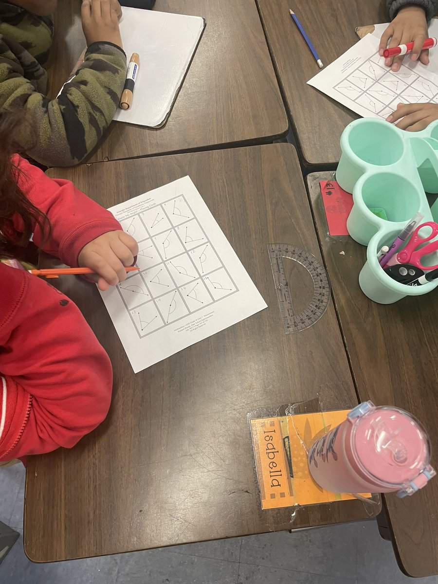 MrsFranklin18's tweet photo. Played Guess the Angle today! We had to estimate angle measurement and then use a protractor to find the exact measurement! @rhandrewselem https://t.co/w9oH6xkJro