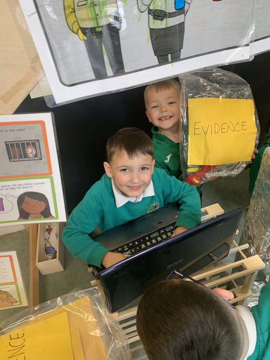 Fun at the police station! #LearningThroughPlay #RolePlay #Imagination #Curiosity #PeopleWhoHelpUs 👮🏼‍♀️ <a href="/ManorParkSch/">Manor Park School</a>