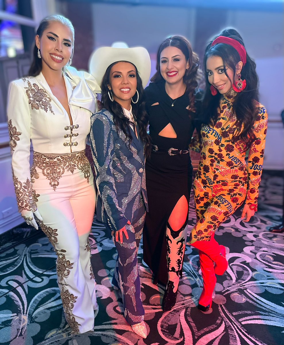 ICONOSMAG's tweet photo. Las mujeres de @bmi #BMILatinAwards #ICONOS #IconosMagazine https://t.co/ttAm4f9Blm