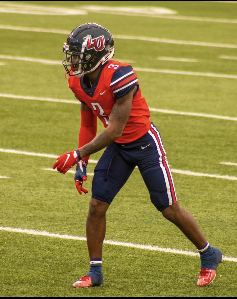 T_harris82's tweet photo. After a great visit and conversation with @Tony_TDUB I’m blessed to be offered by @LibertyFootball blessed!! #goflames @CoachChadMurphy @Winton_WoodsFB @AllenTrieu @Rivals_Clint @CoachChadwell 🔴🔵 https://t.co/YuiKXmUWU8