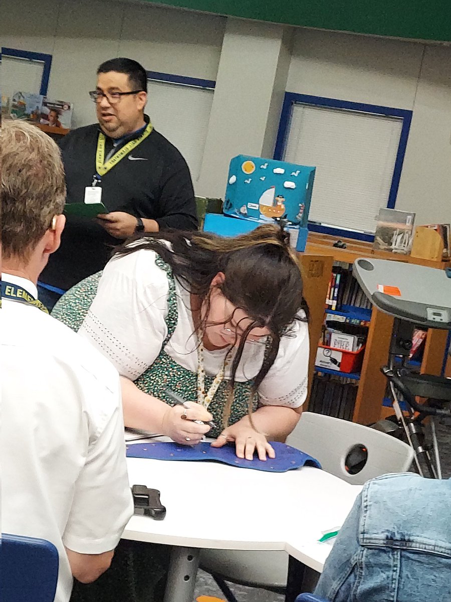 Robin Burr tweet media