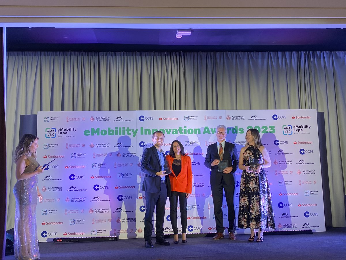 emobilityexpo's tweet image. Best Innovative Project for the Future of Mobility @generalitat goes to @zeleros ! Congratulations 🎉 #eMobility2023 #EMEVLC2023