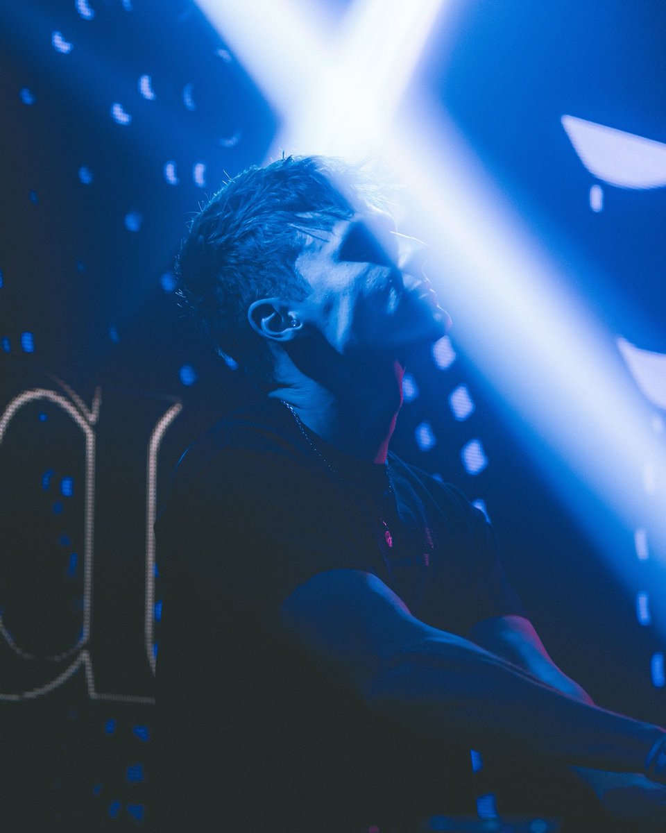 OCULAmusic's tweet photo. That’s a wrap on my debut US tour ✅ it’s been a wild experience that I will never forget! Big shoutout to everyone that made it out to a show, can’t thank you enough ❤️ https://t.co/b673hwQ0NH