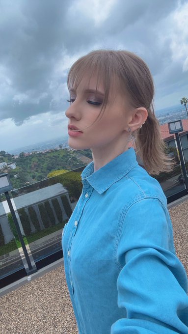 On set for @sexlikereal !!! Guess who I&rsquo;m playing with today 😋💖 https://t.co/rUmMqQR0HV<a class="tags" href="/tag/sexlikereal">@sexlikereal</a>