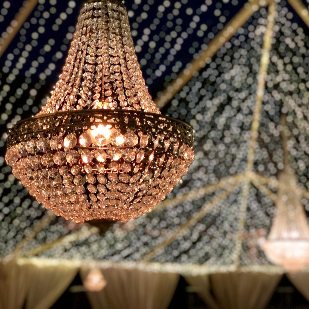 Indoors or out, chandeliers add an upscale vibe to any setting.  

#eventprofs #lightingdesign #Lighting #Stage #losangeles #lighinginstallations #avdesign  #Chandelier #Lamp